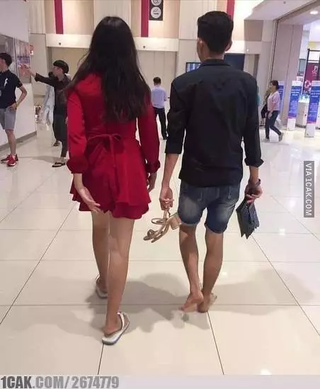 aksi pasangan bucin  Berbagai Sumber