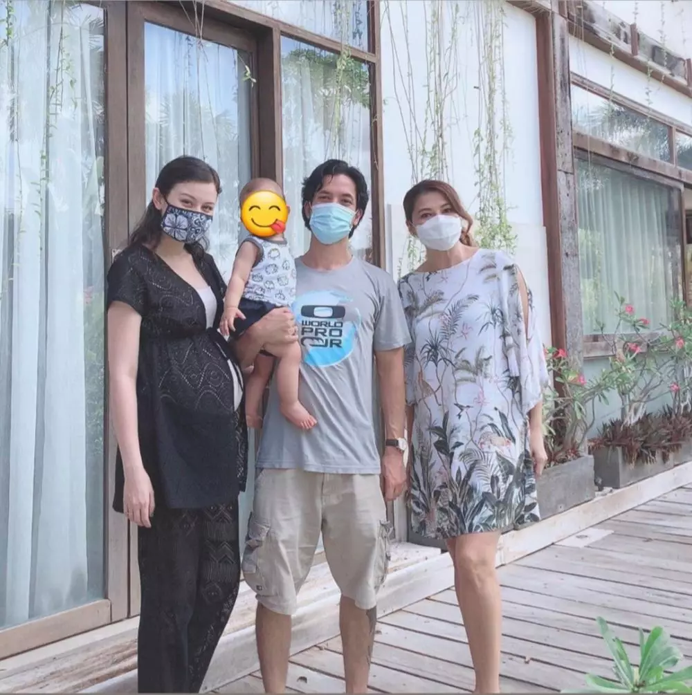 momen seru Kimberly Ryder dan keluarga saat babymoon © 2020 brilio.net momen seru Kimberly Ryder dan keluarga saat babymoon © 2020 brilio.net