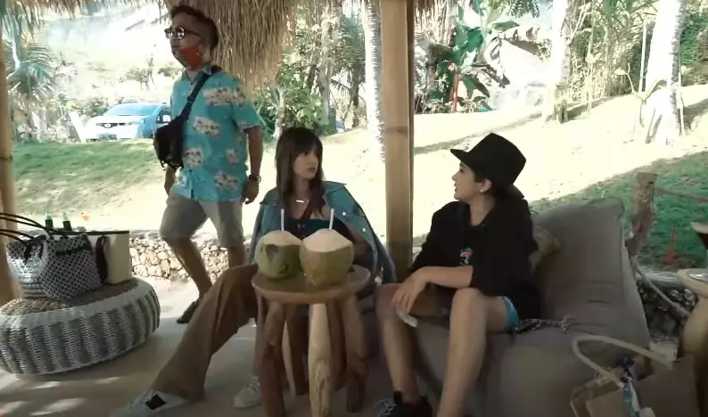 Ashanty dan Nia Ramadhani naik helikopter  © 2020 brilio.net