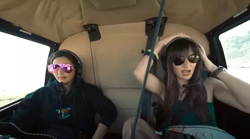 Ashanty dan Nia Ramadhani naik helikopter  © 2020 brilio.net