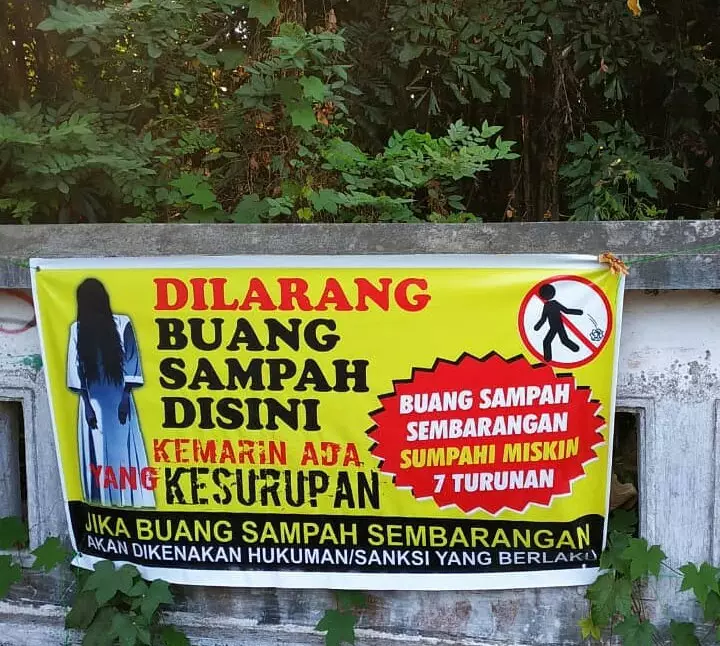 Spanduk lucu sampah Berbagai sumber