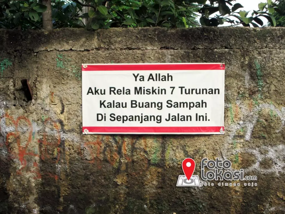 Spanduk lucu sampah Berbagai sumber