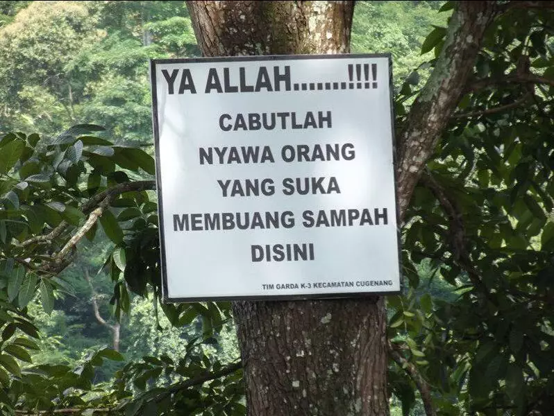 Spanduk lucu sampah Berbagai sumber