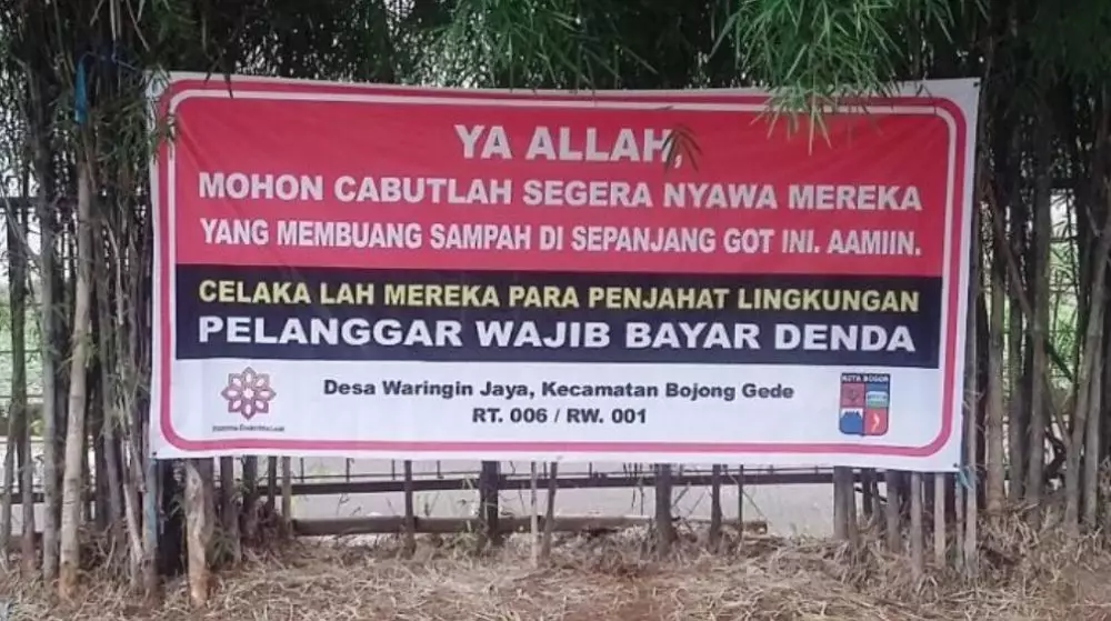 Spanduk sampah Berbagai sumber