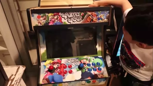 Barang mewah di rumah Rieta Amilia © 2020 brilio.net YouTube Barang mewah di rumah Rieta Amilia © 2020 brilio.net YouTube