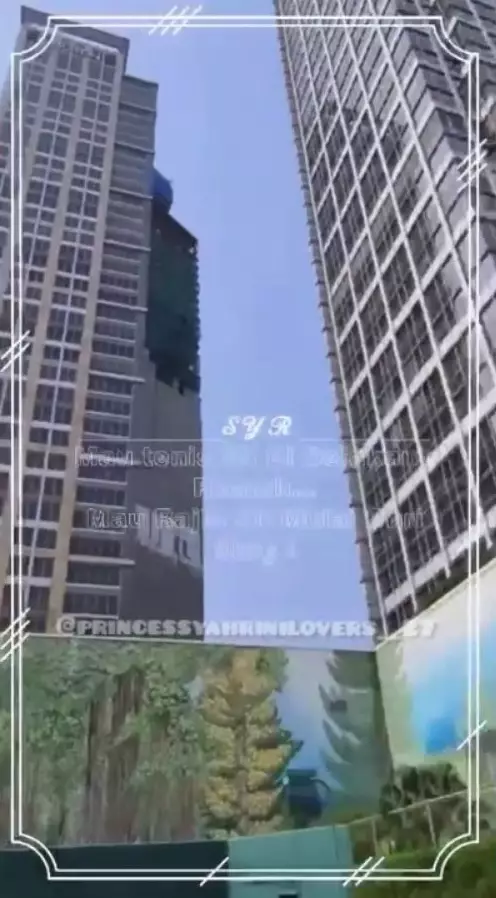 lapangan tenis Syahrini Instagram