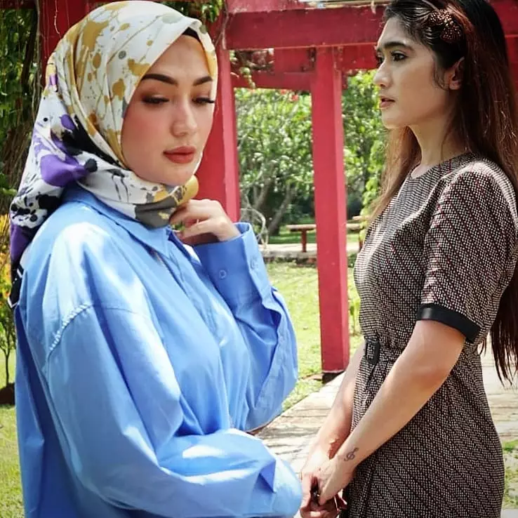reuni Revi Mariska dan Imel instagram 