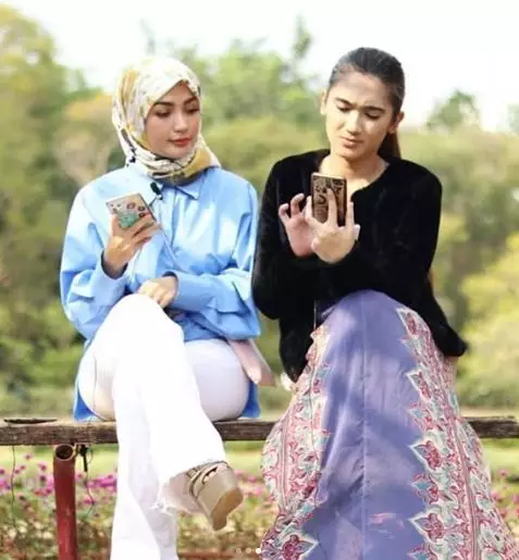 reuni Revi Mariska dan Imel instagram 