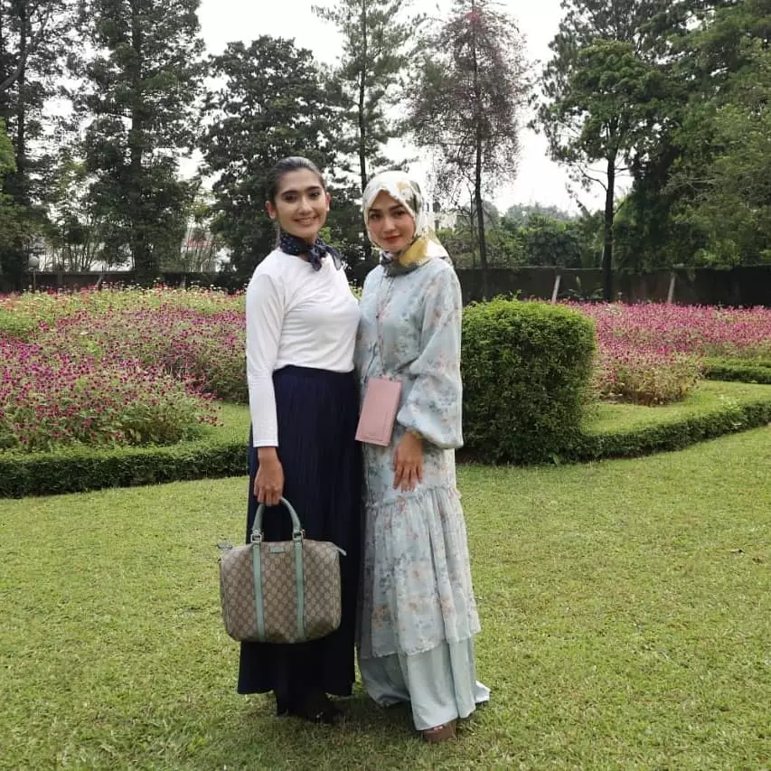 reuni Revi Mariska dan Imel instagram 