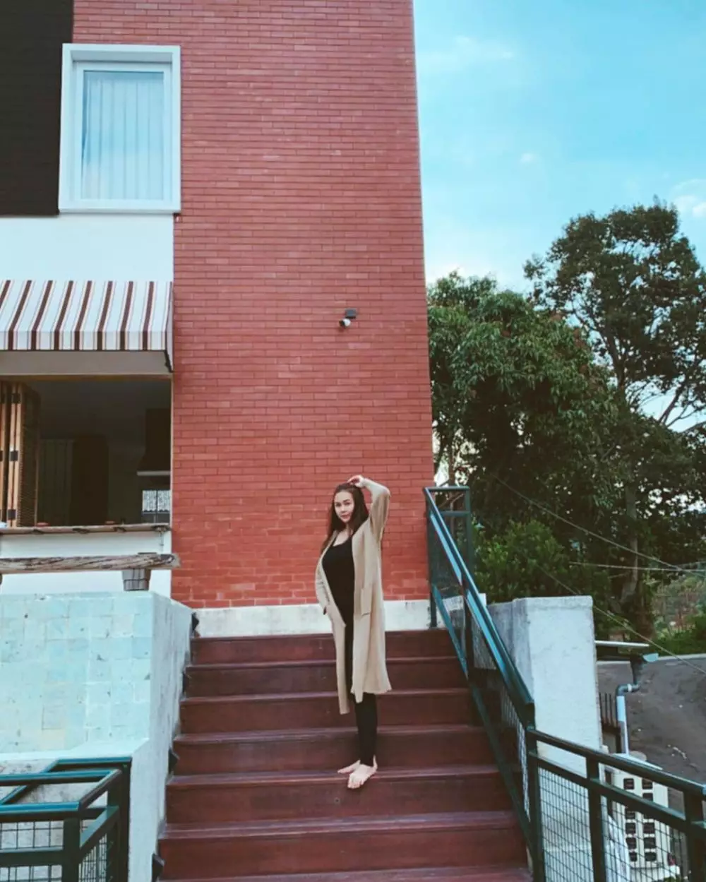 Momen liburan Aura Kasih Instagram