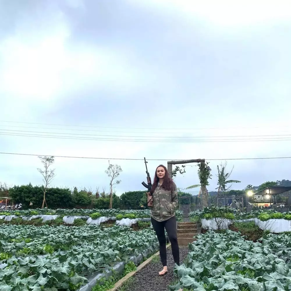 Momen liburan Aura Kasih Instagram