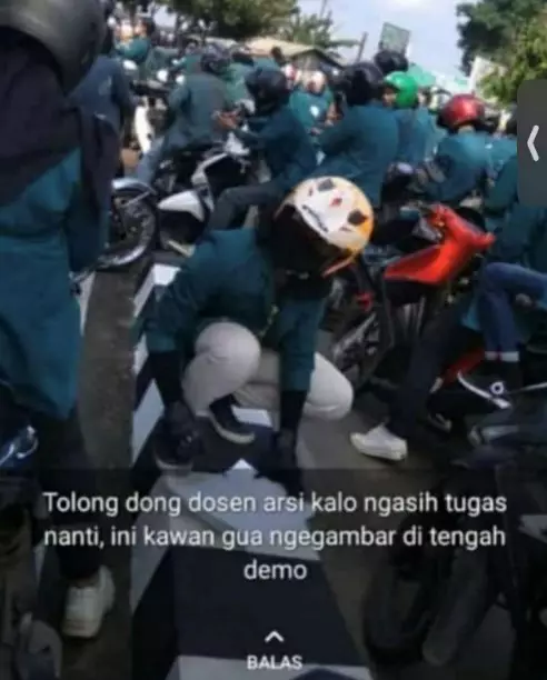 Kejadian kocak demo Berbagai sumber