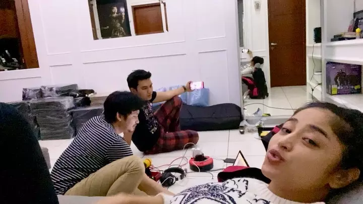 Dewi Perssik © 2020 brilio.net