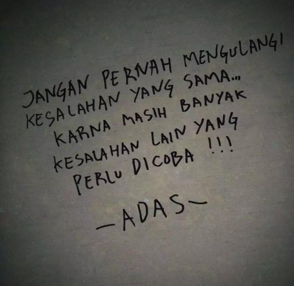 Tulisan motivasi di tembok Twitter Tulisan motivasi di tembok Twitter