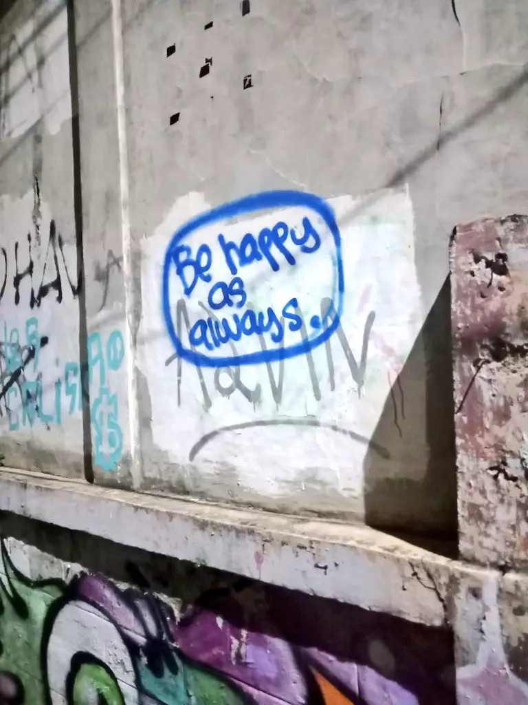 Tulisan motivasi di tembok Twitter Tulisan motivasi di tembok Twitter