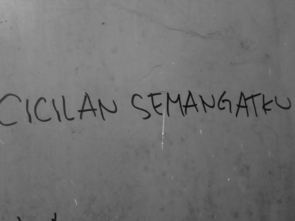 Tulisan motivasi di tembok Twitter Tulisan motivasi di tembok Twitter
