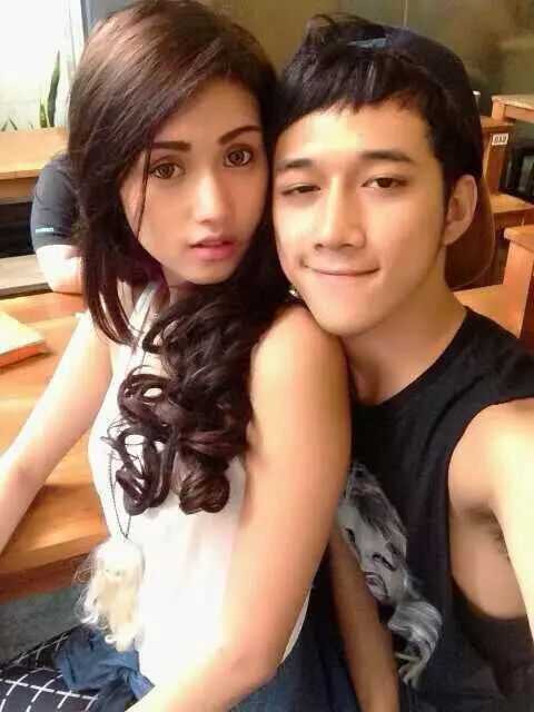 Perjalanan cinta Atries Angel  berbagai sumber