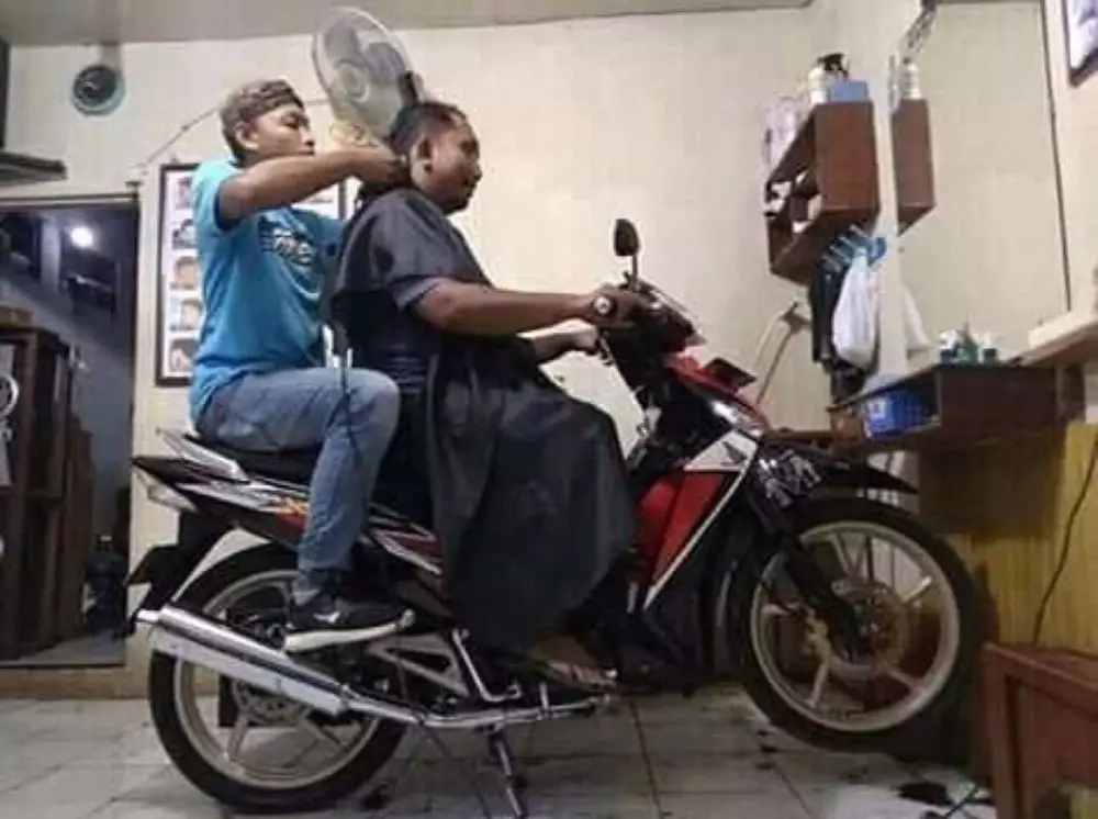 aksi antimainstream potong rambut Berbagai Sumber aksi antimainstream potong rambut Berbagai Sumber