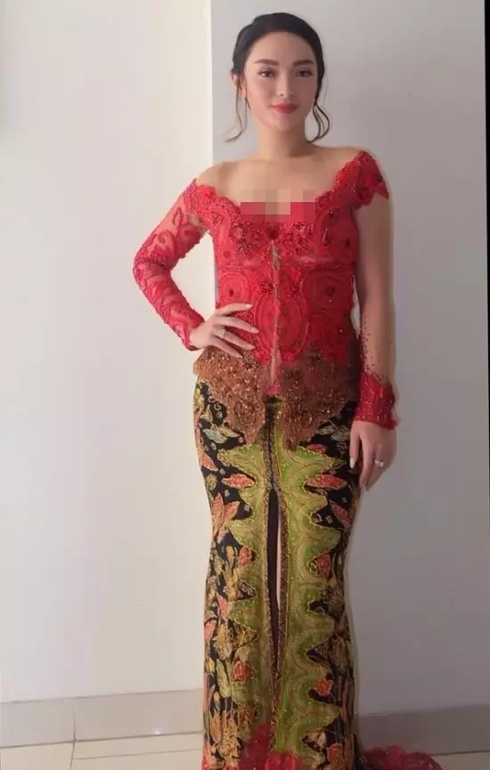 Zaskia Gotik Instagram