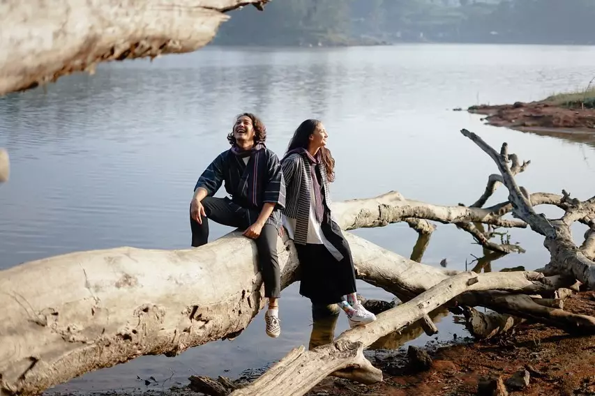 Potret liburan Nadine Chandrawinata dan Dimas Anggara © 2020 brilio.net