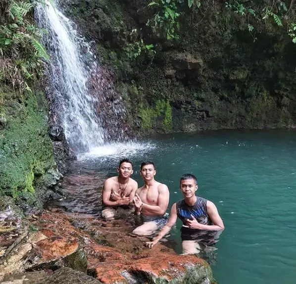 polisi ganteng uu cipta kerja Berbagai sumber