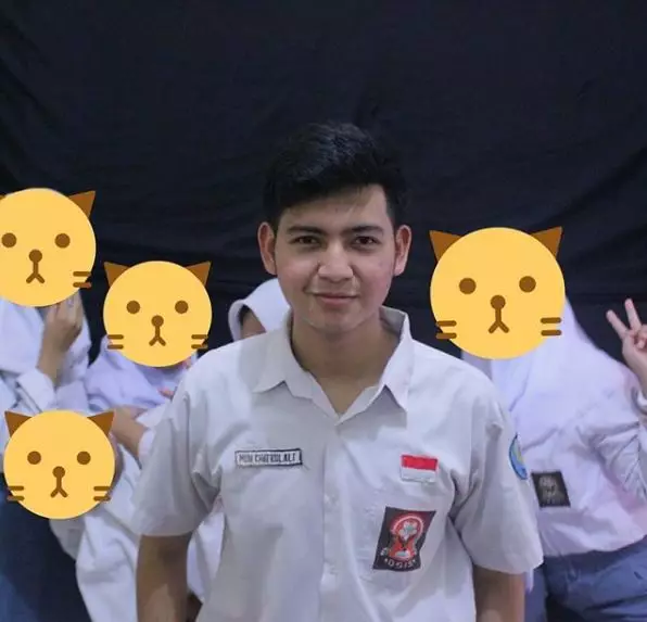 polisi ganteng uu cipta kerja Berbagai sumber