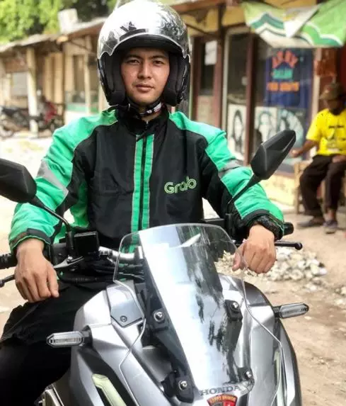 polisi ganteng uu cipta kerja Berbagai sumber