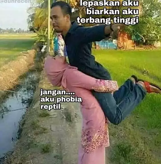 10 Caption foto momen apes ini bikin meringis istimewa