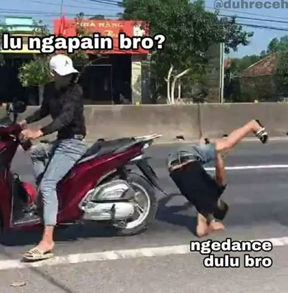 10 Caption foto momen apes ini bikin meringis istimewa