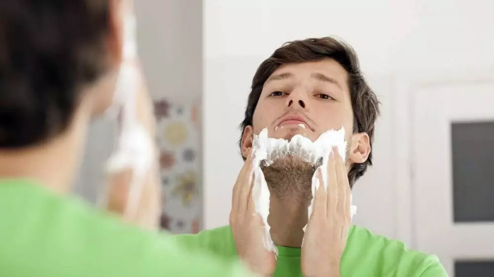 10 Tips bercukur © 2020 brilio.net