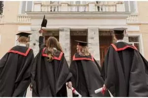 40 Kata-kata keren tentang mahasiswa, penuh semangat