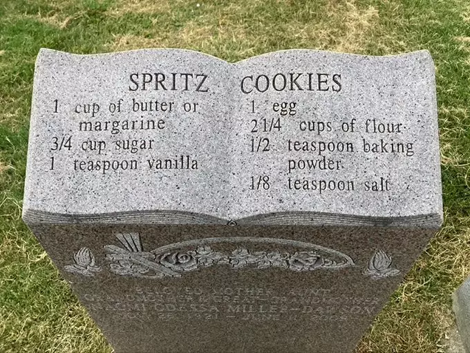 batu nisan bertuliskan resep Berbagai Sumber