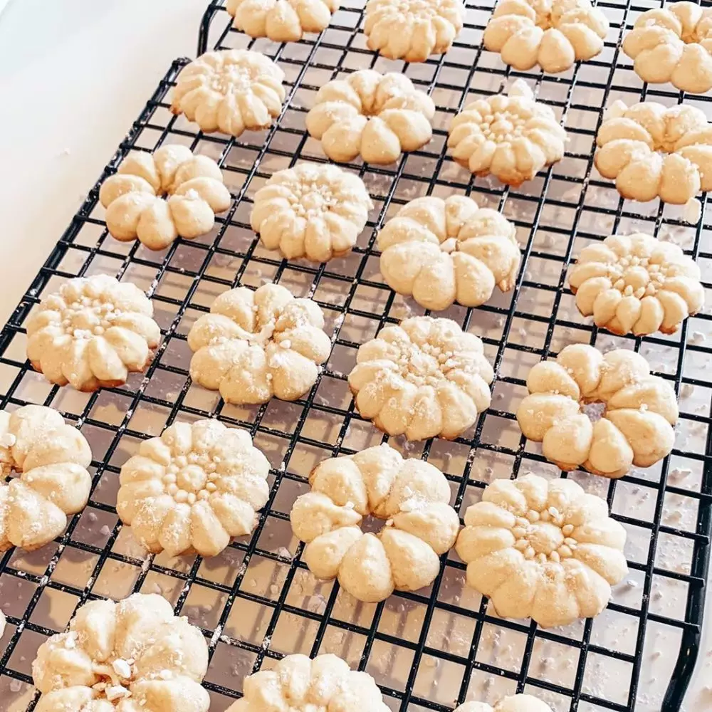 batu nisan bertuliskan resep Berbagai Sumber