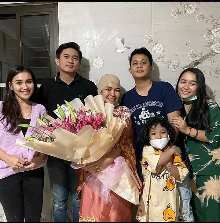 Fakta Adit calon Ayu Ting Ting Berbagai Sumber