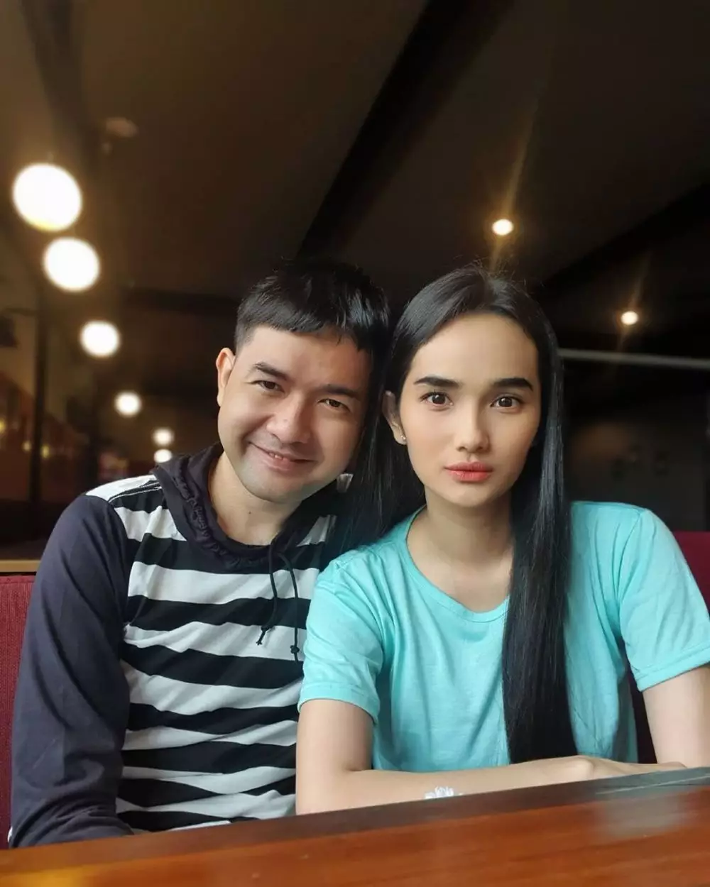 pemain dunia terbalik dan pasangan © 2020 Instagram pemain dunia terbalik dan pasangan © 2020 Instagram