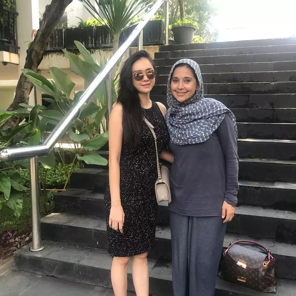 potret natural Ayu Azhari Instagram potret natural Ayu Azhari Instagram