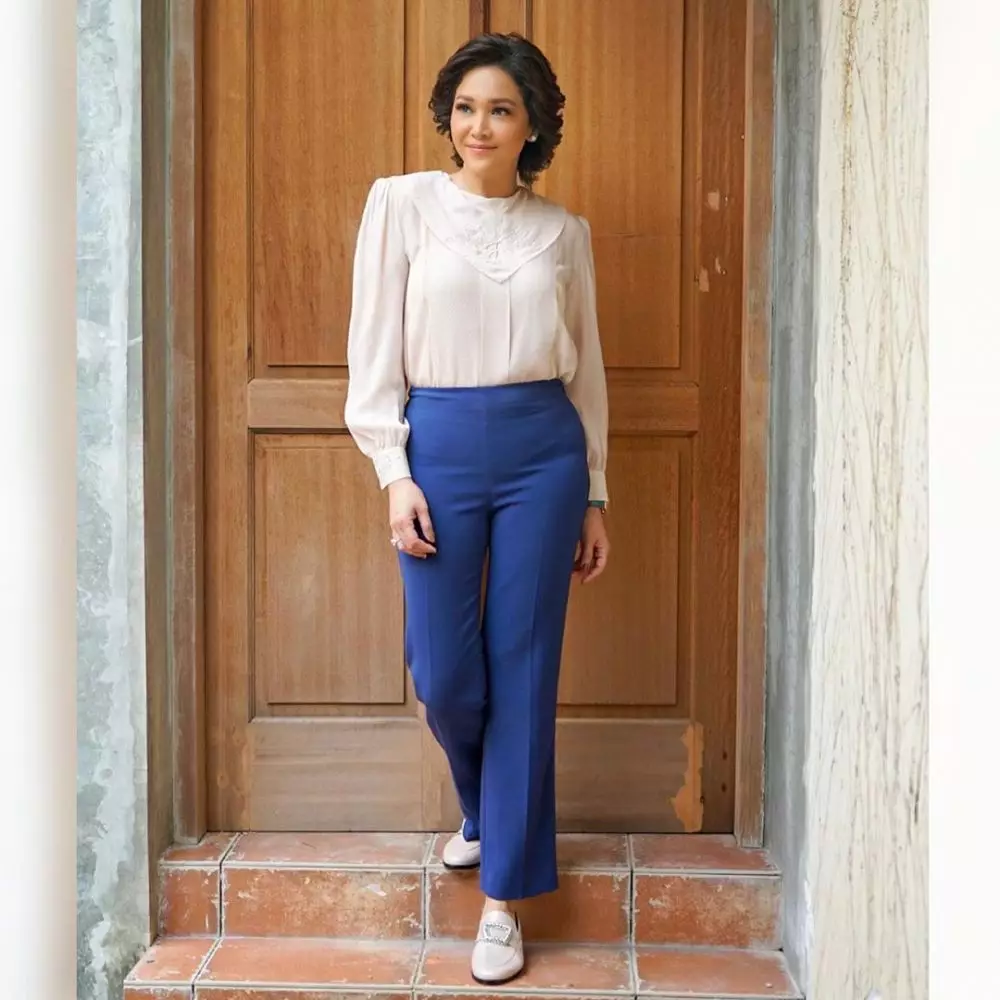 Maia Estianty dengan makeup flawless © 2020 brilio.net Maia Estianty dengan makeup flawless © 2020 brilio.net