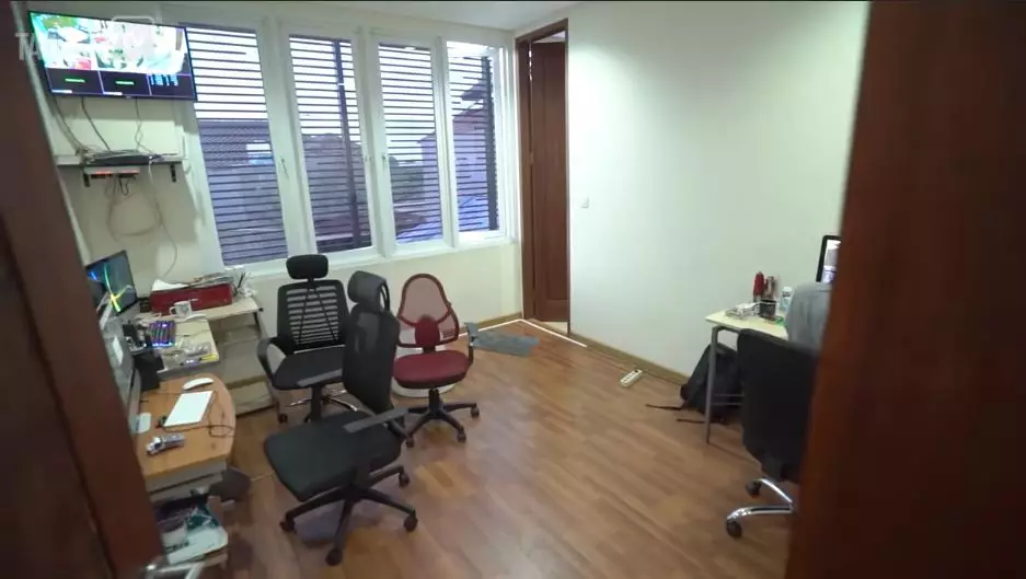 Potret kantor baru Wendy Cagur Instagram