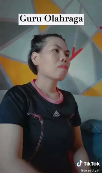 Penampilan guru tiktok TikTok/@assediyah