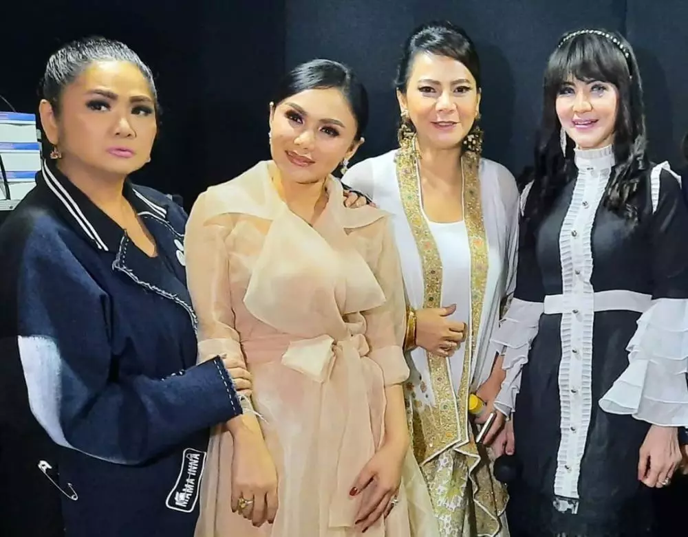 momen yuni shara reuni dengan diva 90-an © 2020 Instagram