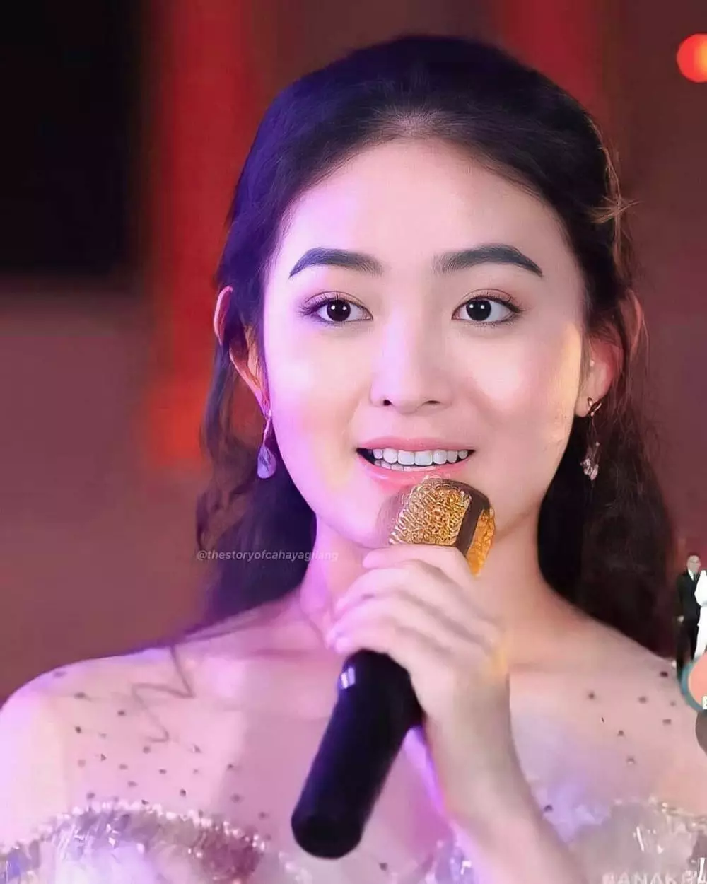 Natasha Wilona akting nyanyi Berbagai Sumber