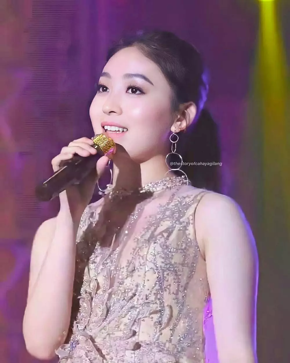 Natasha Wilona akting nyanyi Berbagai Sumber