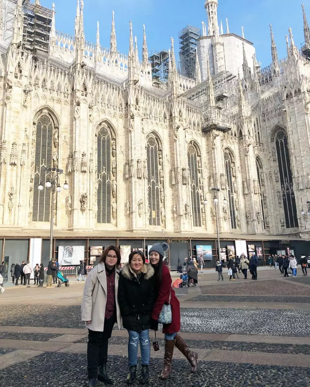 Kebersamaan Natasha Wilona dengan ibu dan kakak © 2020 brilio.net Kebersamaan Natasha Wilona dengan ibu dan kakak © 2020 brilio.net