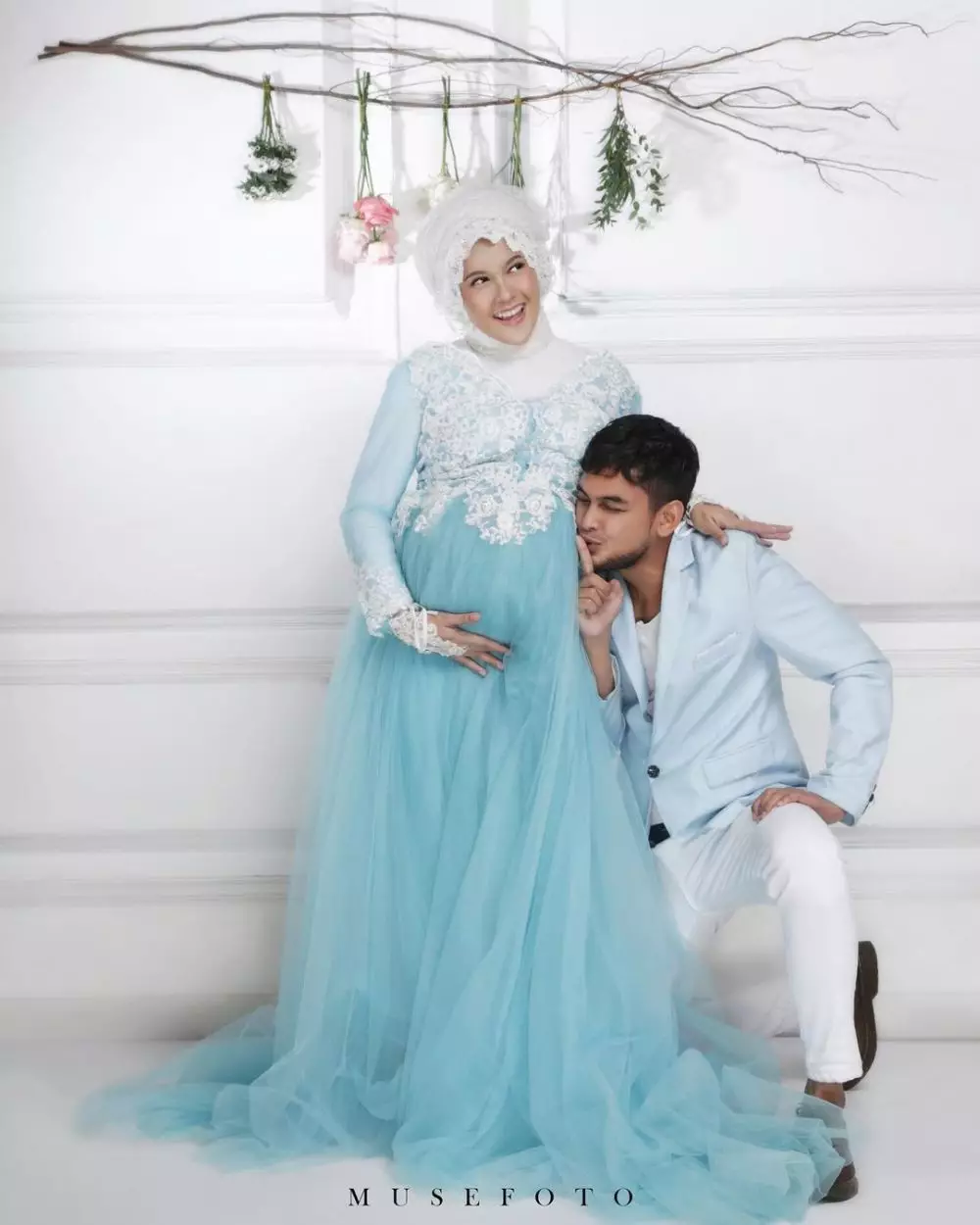maternity shoot adhitya putri © 2020 Instagram