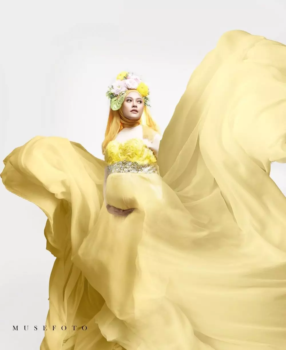 maternity shoot adhitya putri © 2020 Instagram