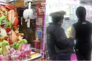 Tak pernah berhasil main mesin capit boneka, pria ini lapor polisi