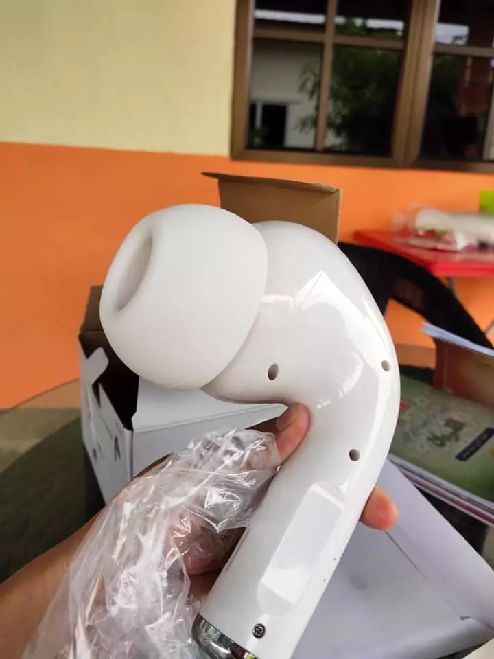 Airpod gede Facebook/ Sambal Tumis