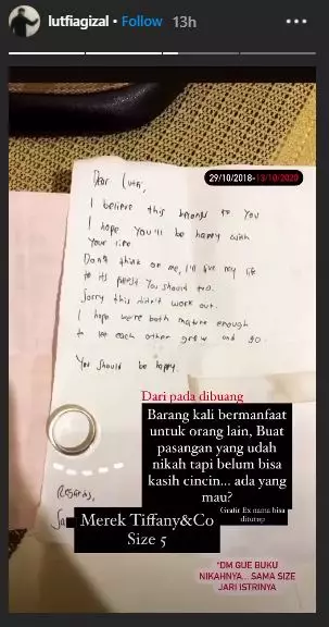 Lutfi Agizal sumbangkan cincin © 2020 brilio.net Lutfi Agizal sumbangkan cincin © 2020 brilio.net