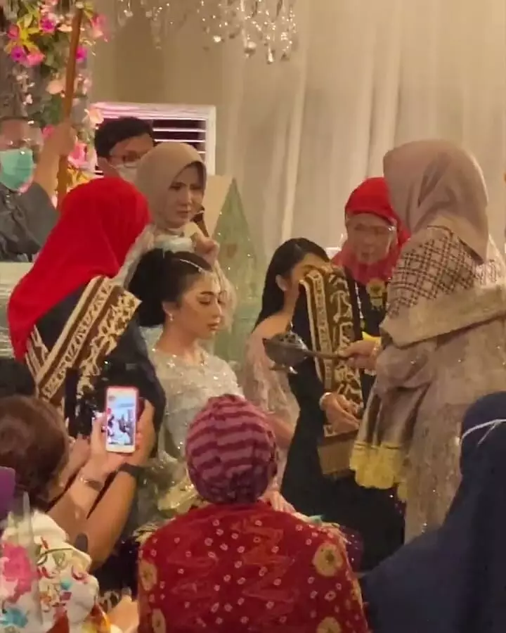 malam bainai Nikita Willy instagram 