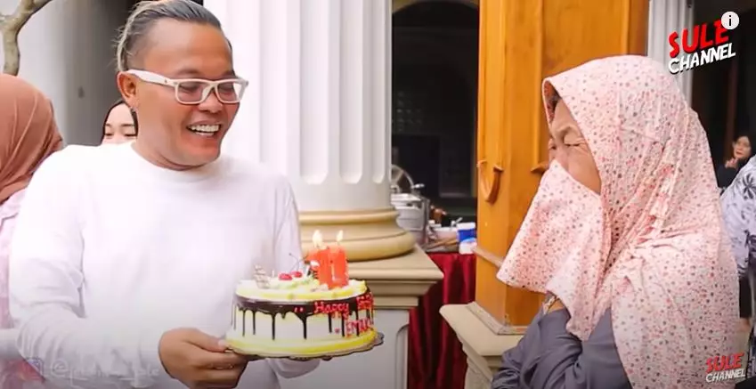 Momen Nathalie Holscher ikut rayakan ultah ibunda Sule © 2020 brilio.net